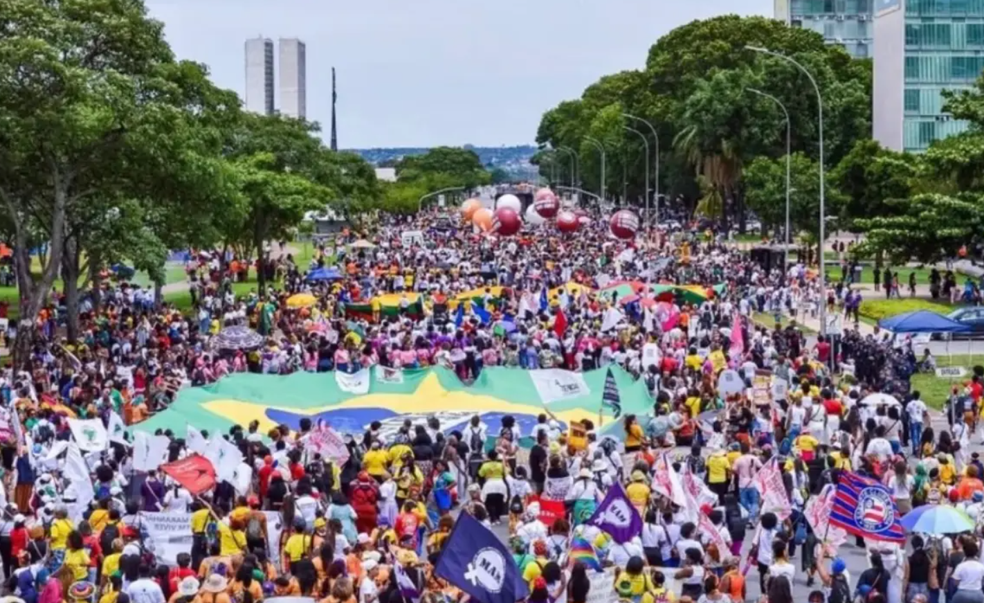 Mulheres Taperenses Marcam Presença na 2ª Marcha Nacional das Mulheres Negras em Brasília
